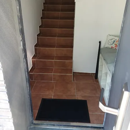 House Rafo بيت للعطل *