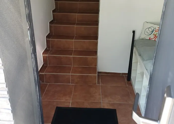 House Rafo Semesterbostad *